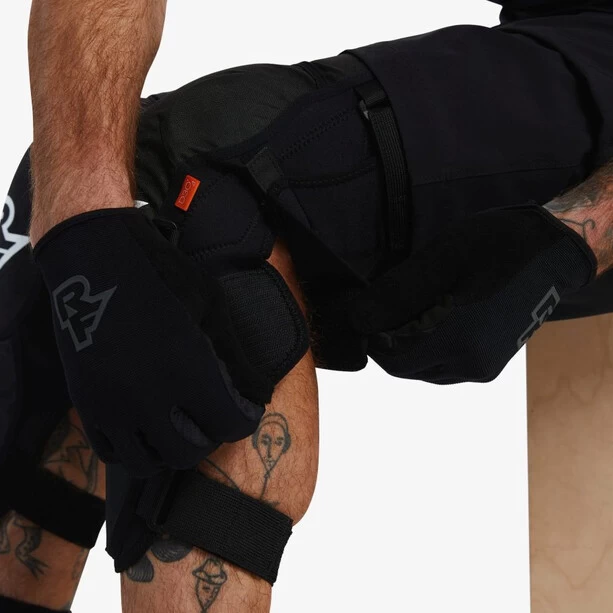 ÉQUIPEMENT DE CYCLISME 3 ÉQUIPEMENT DE CYCLISME -ÉQUIPEMENT DE CYCLISME race face ambush leg protectors stealth stealth 6